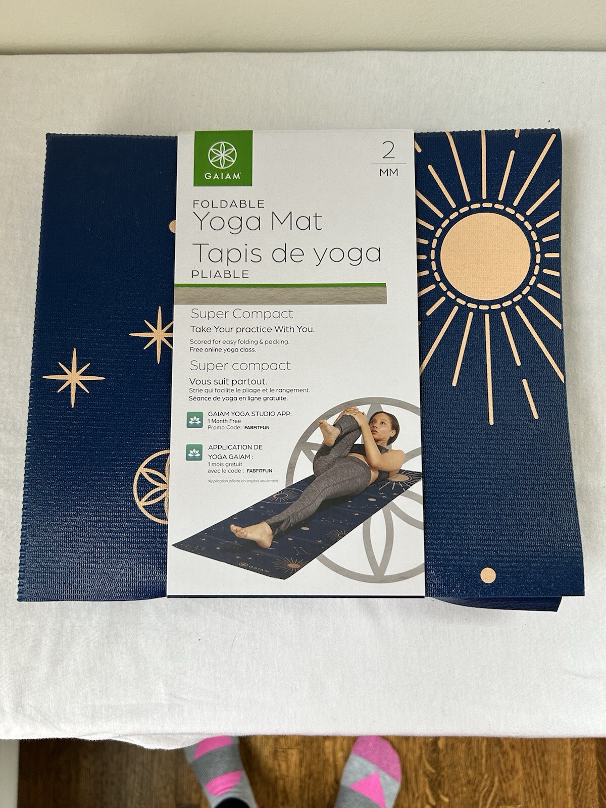 Gaiam Foldable Pliable Blue YOGA MAT, 2 mm Super Compact w Stars Planets Sun NEW