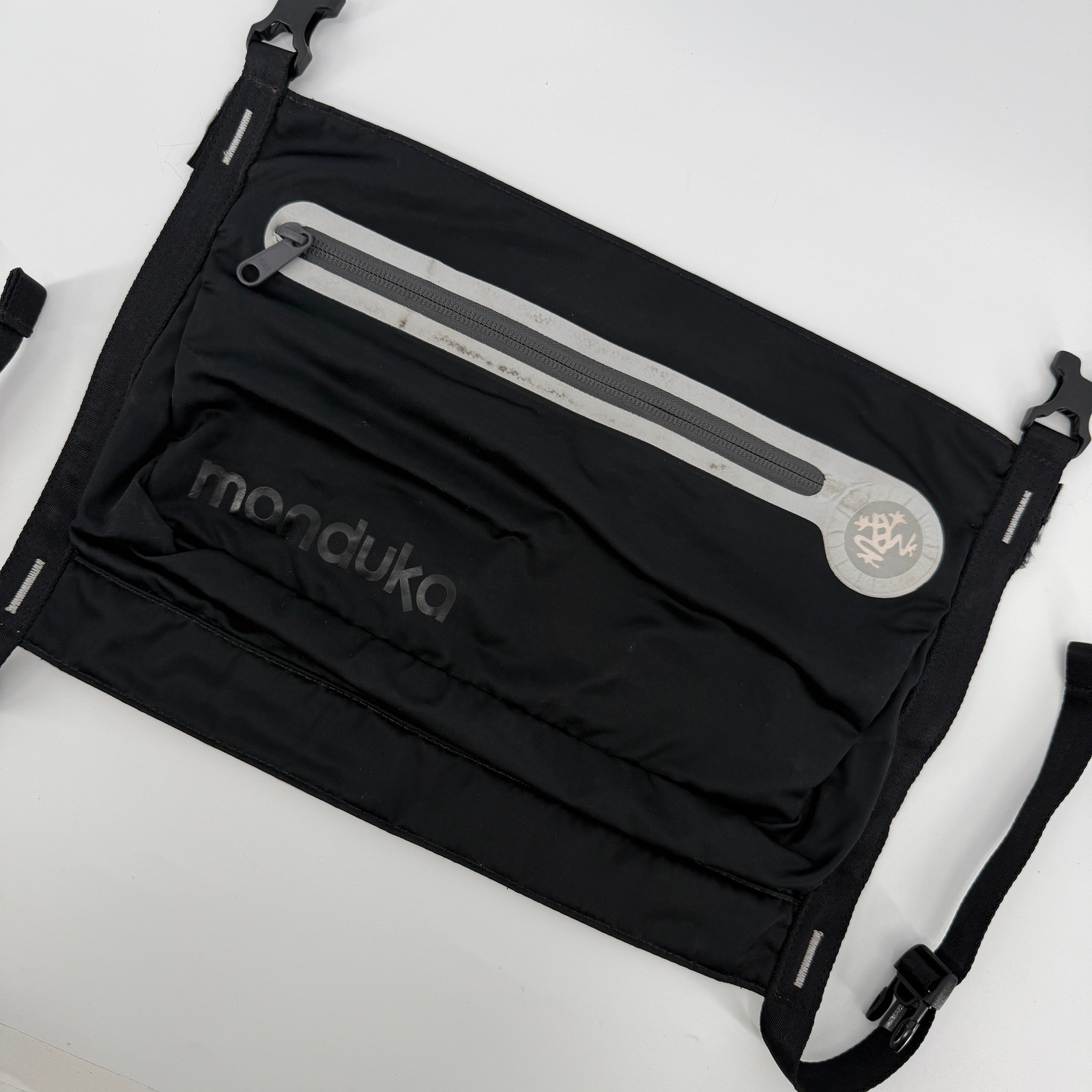 Manduka Go Play Yoga Mat Carrier Pouch Unisex OS Black Reflective Buckle Straps