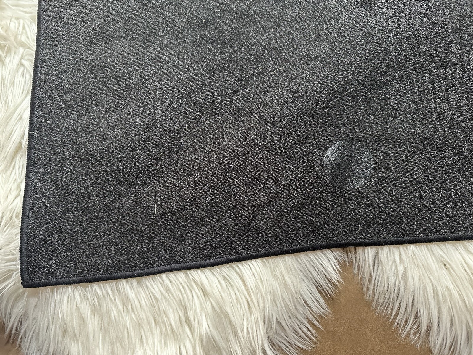 Manduka Yogitoes Skidless Yoga Mat Towel 24&Prime; x 71” Black