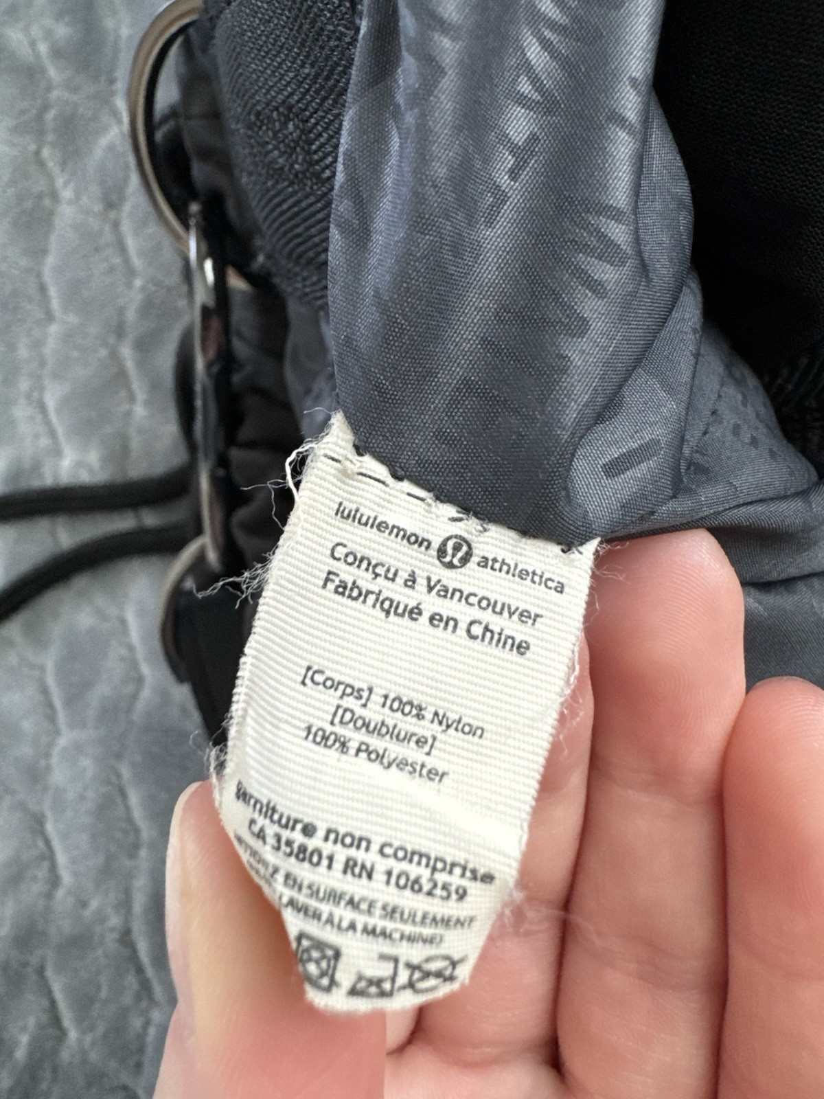 Black Lululemon Yoga Bag with Adjustable Straps Good Condition