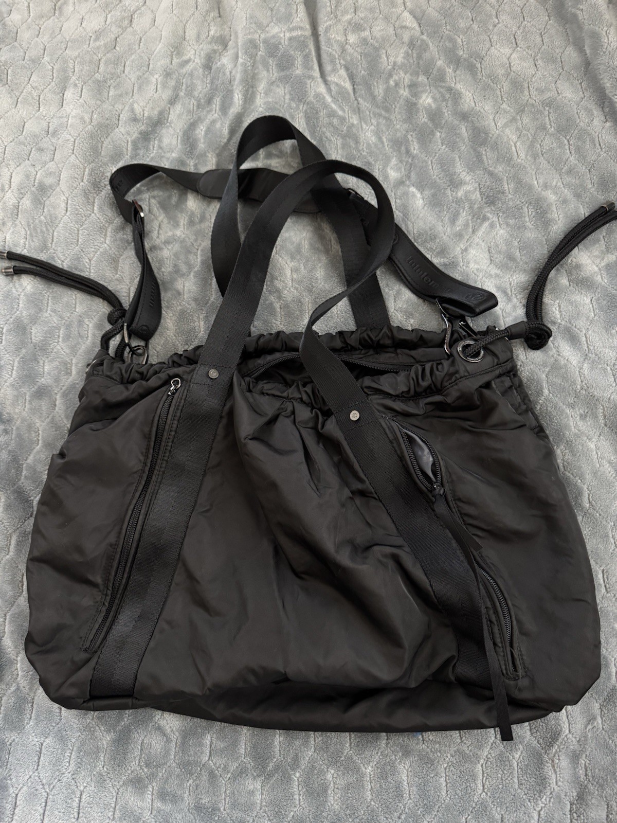Black Lululemon Yoga Bag with Adjustable Straps Good Condition