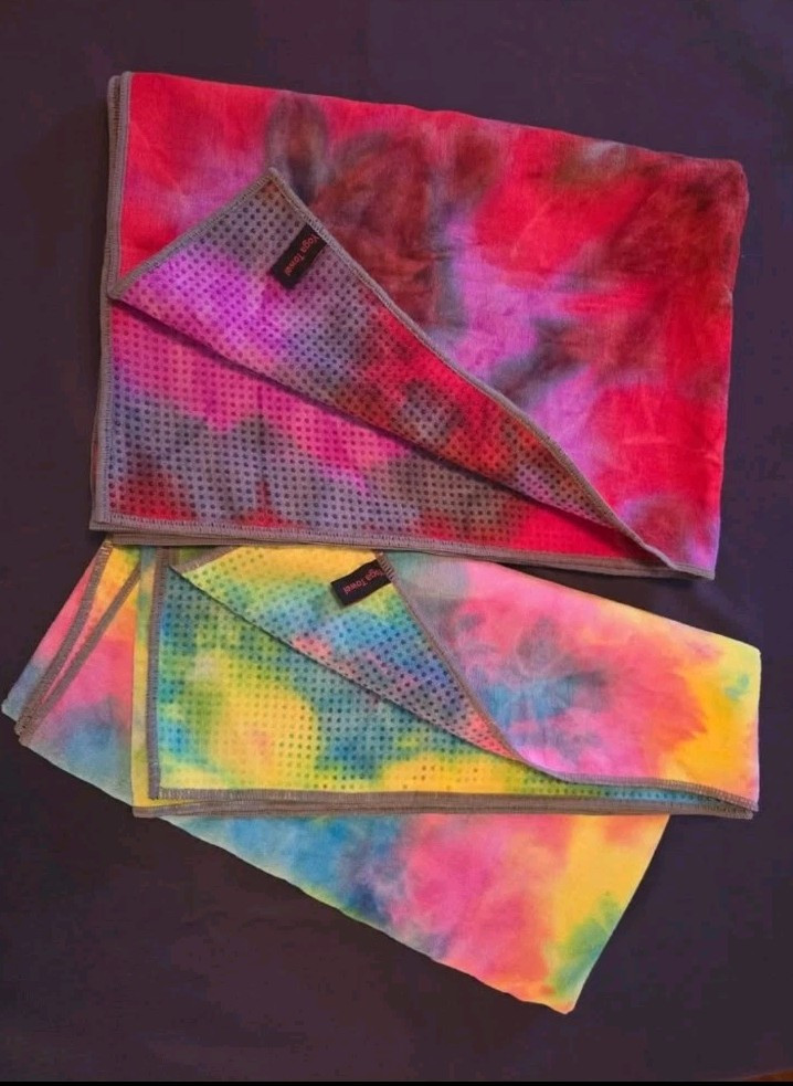 Yoga (tie-dye) Towel + Mesh Drawstring Bags, Non-Slip Sweat Absorbent – set of 2