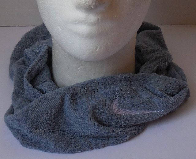 Nike Cooling Towel Scarf Ashen Slate/Anthracite/White 17&Prime; X 12&Prime;
