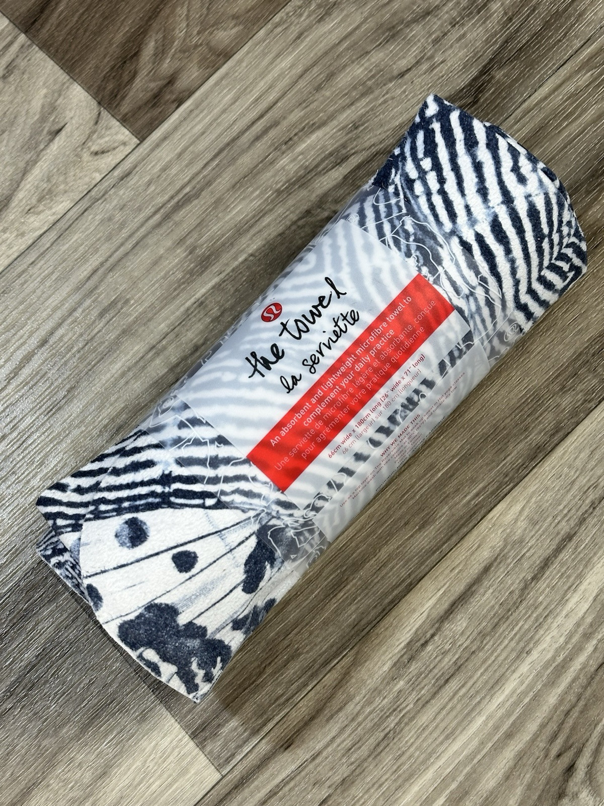Lululemon The Towel Winged Mosaic White Naval Blue Wanderlust 🦄 One Size 18875