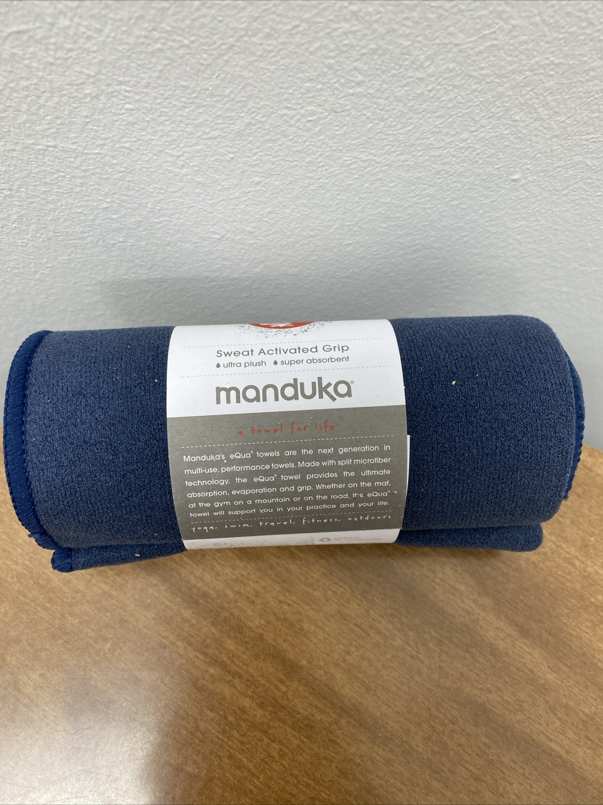 Manduka eQua Yoga Hand Towel – Brand New 16” x 26.5” Sweat Activated Grip