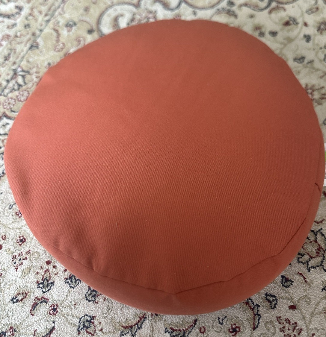 ALL IN MOTION MEDITATION PILLOW – SIZE : 15IN L X 15IN W X 5IN H Color: Rust
