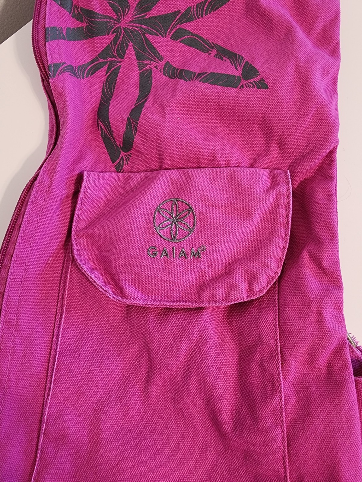 Gaiam Yoga Mat Bag Magenta Canvas Adjustable Strap Sling 2 Zipper 22inch