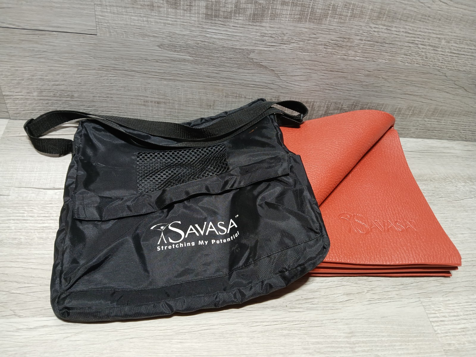Savasa Foldable Red 68&Prime;x24&Prime; Premium Soft Cushioned Yoga Matt With Carrying Bag