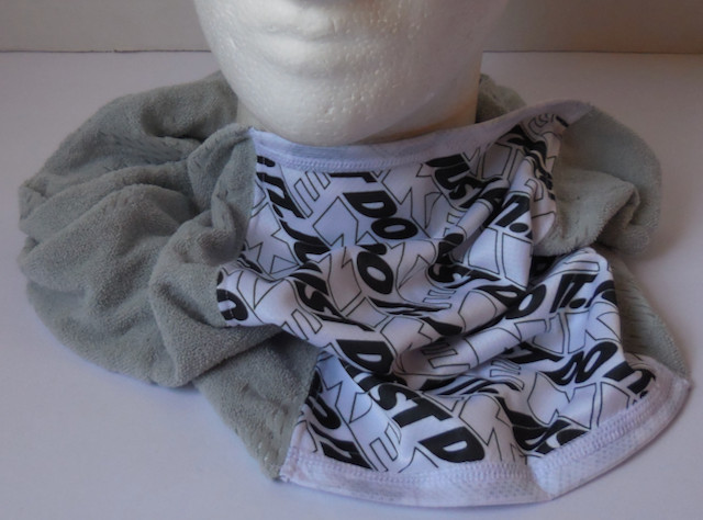 Nike Cooling Towel Scarf LT Smoke Grey/Anthracite/White 17&Prime; X 12&Prime;