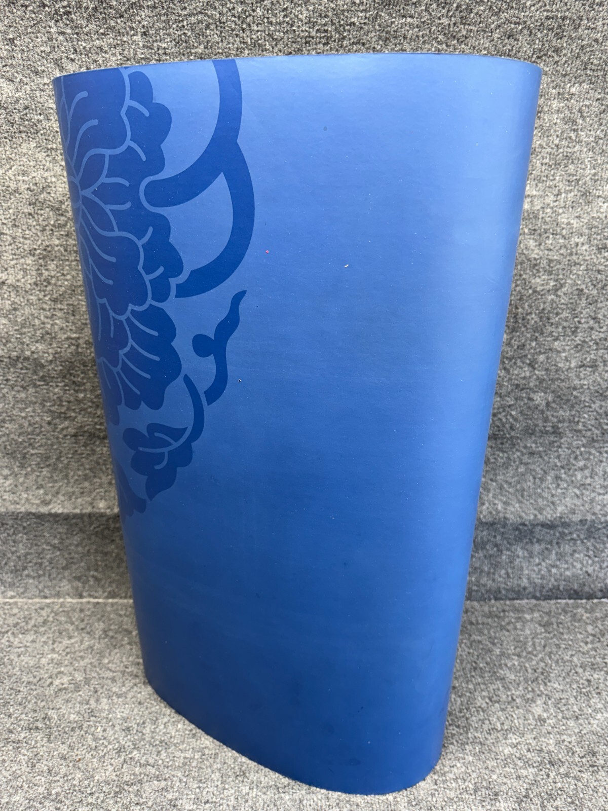 Gaiam Dry-Grip Yoga Mat – 5mm Thick Non-Slip Exercise