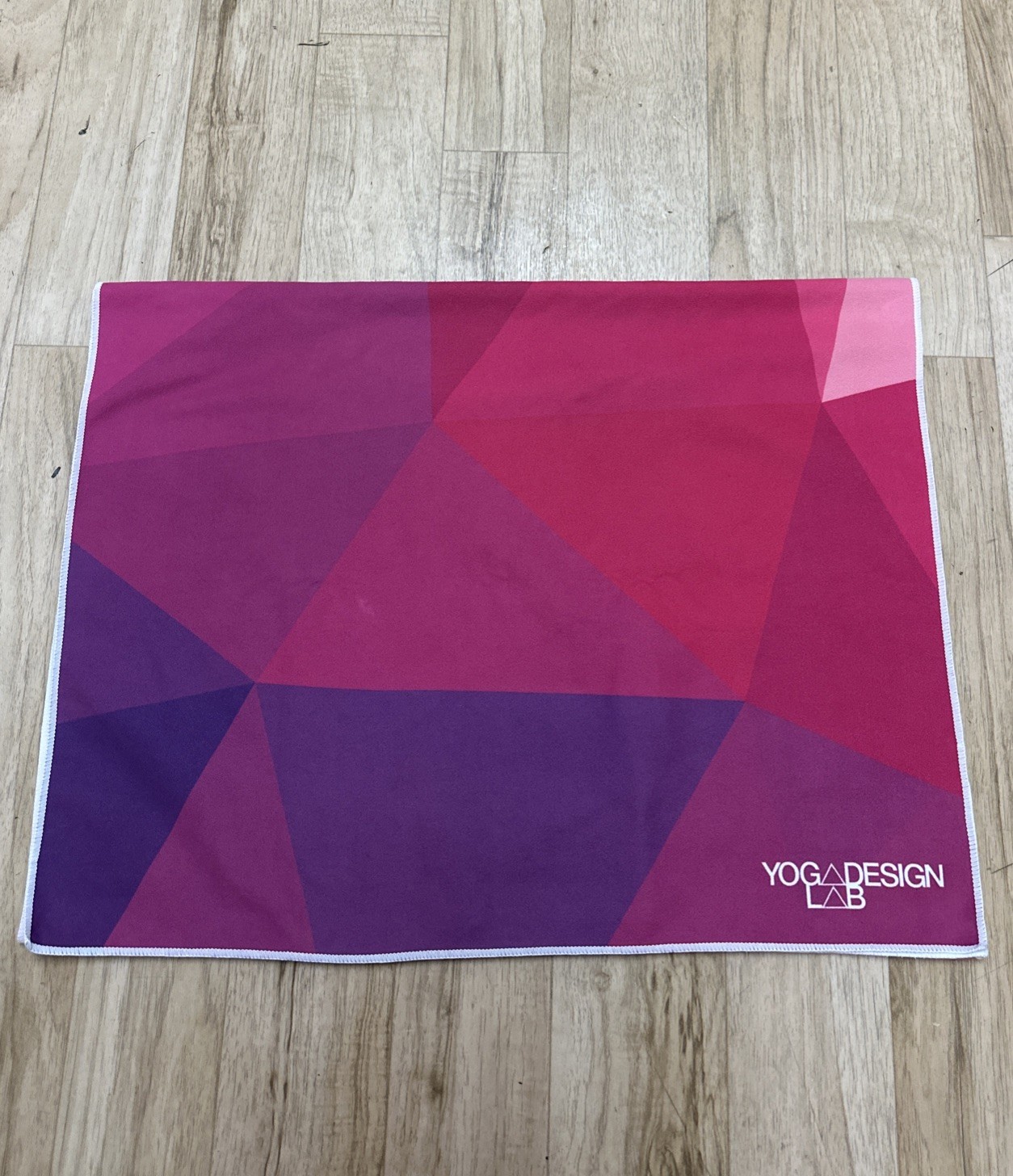 YOGA DESIGN LAB 70&Prime; x 24&Prime; Travel Mat Geometric Pattern Yoga Mat Towel Microfiber