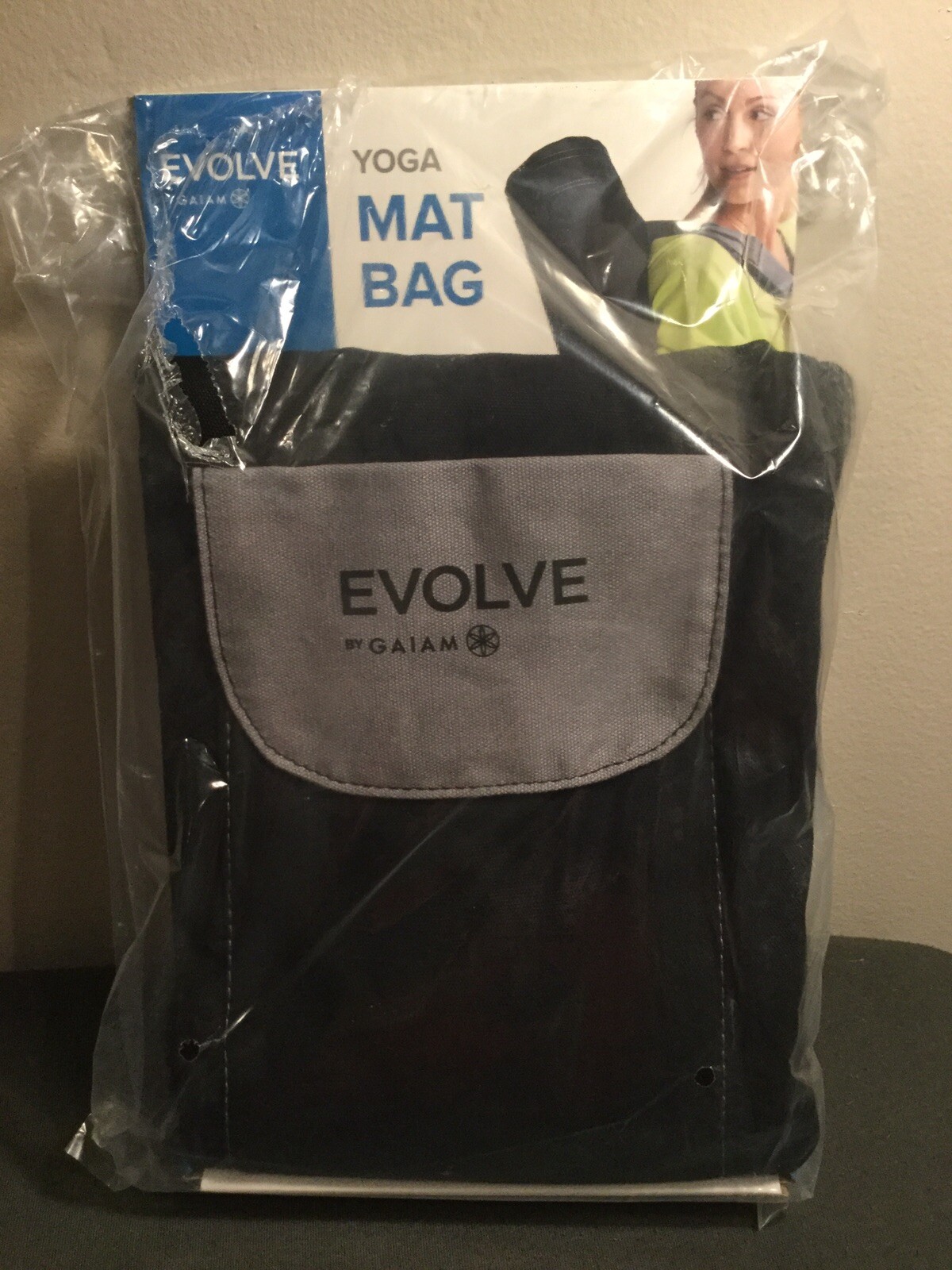 Evolve by Gaiam – Black Yoga Mat Bag – w/Shoulder Strap, Pocket, Full Zip – NIP