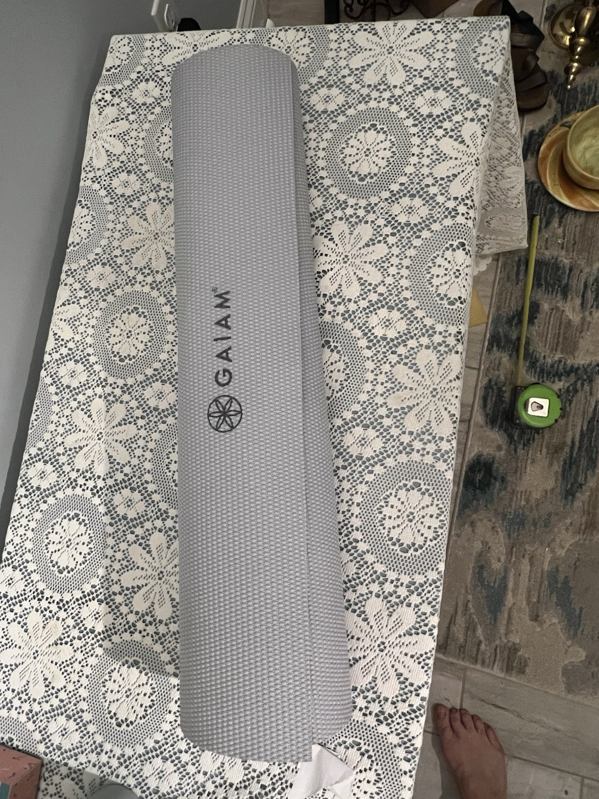 YOGA Health Package – Gaiam Matt – Yoga Card Poses- Wellness Dice- Thermos-J3