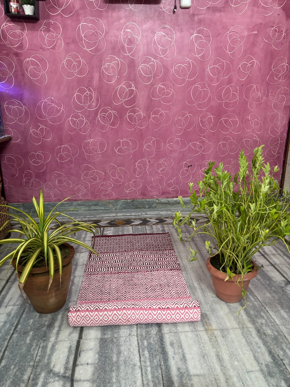 Red White Geometric Yoga Mat Handwoven Cotton Non Slip Exercise Mat