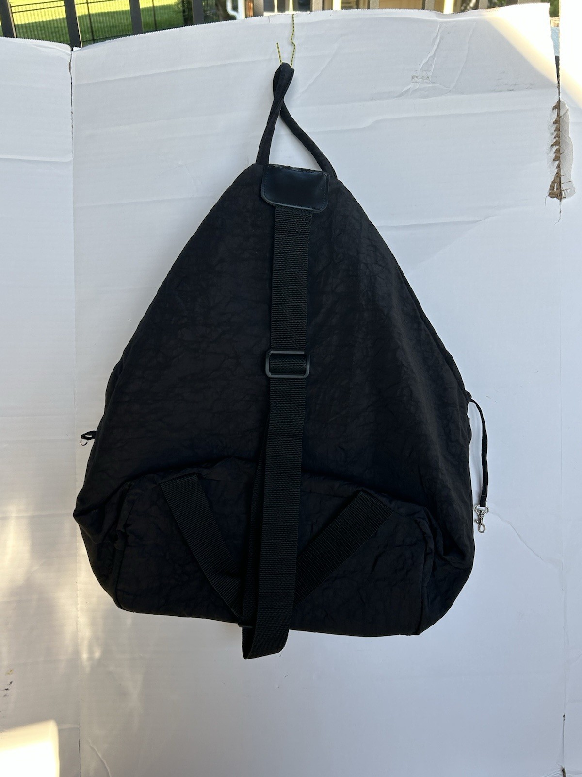 Gaiam Yoga Knapsack Single Strap Backpack Tote Bag Black Pockets Crossbody T95
