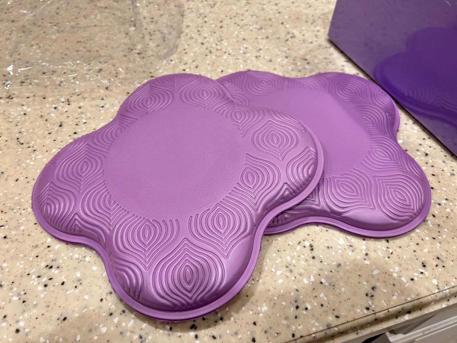 NEW! 2 Yoga Blocks & 2 Knee Pads Purple EVA Foam Pilates Stretch Wrist Support