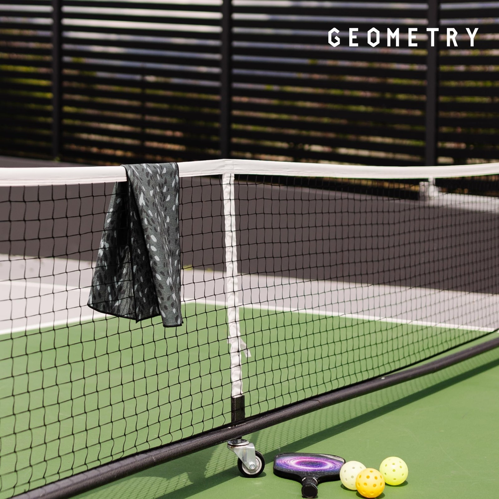 GEOMETRY Gym Towel for Working Out – Compact & Quick Dry, Super Absorbent Mic…