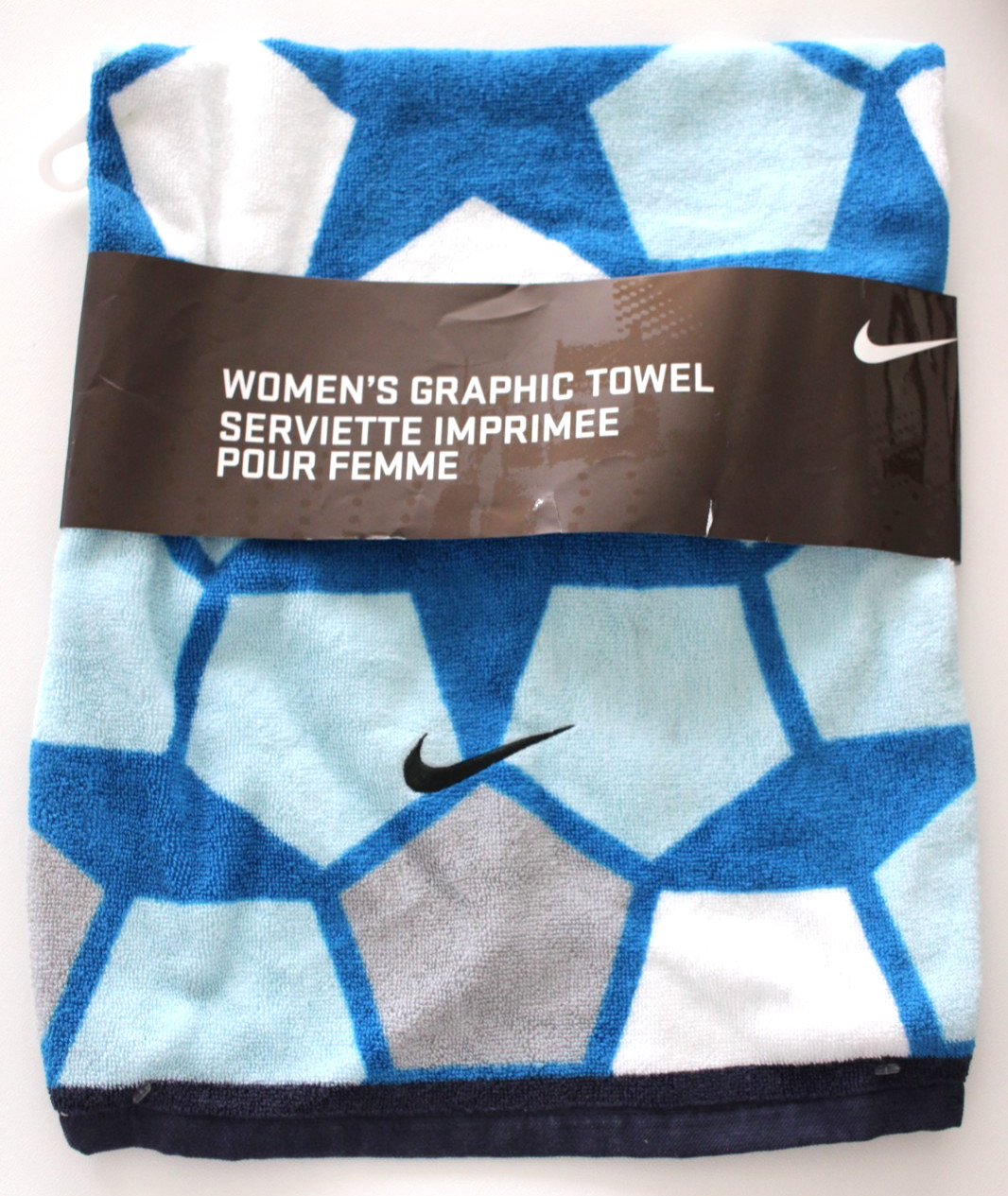 Nike Women&rsquo;s Graphic Towel Terry 15&Prime; x 31&Prime; White/Grey/Obsidian