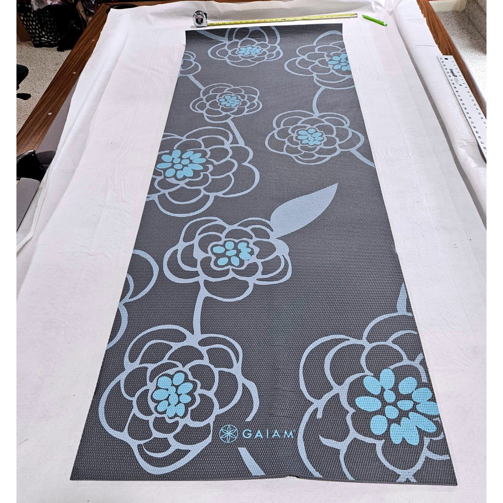 Gaiam Yoga Mat 6mm Grey Light Blue Floral Premium Print Exericise Mat 68×24